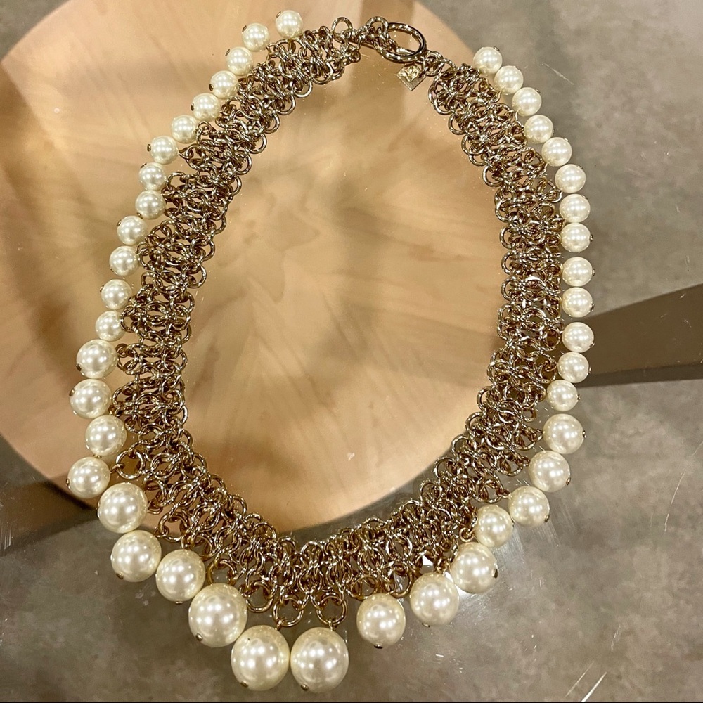• Gold Pearl Necklace •